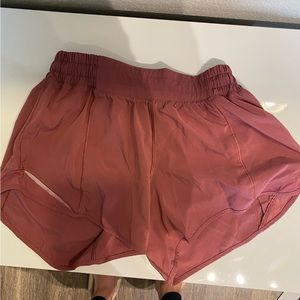 Lululemon hotty hot shorts Tall in Dusty Rose